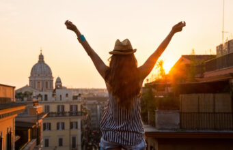 5 Easy Ways To Wake Up Happy